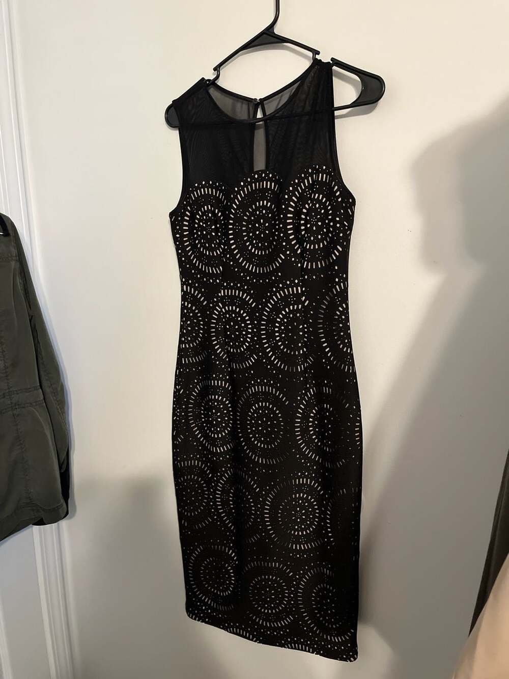 Maggy London Laser Cut Eyelet Sheath Dress with Mesh Illusion Neckline Black Siz